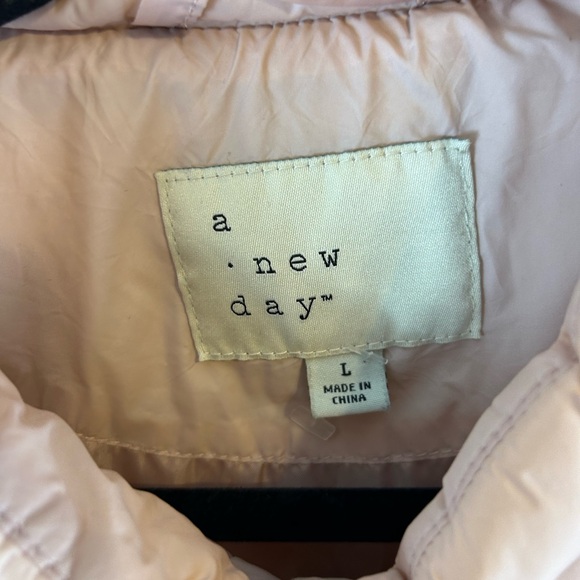 A new day puffer jacket nude size large super soft cozy and comfortable - Picture 4 of 6